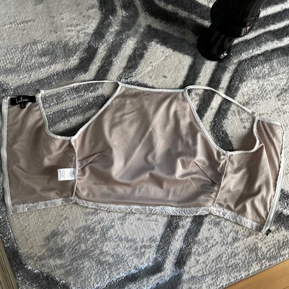 LuLus Embroidered Rose And Lace Crop Top Size XS - Picture 5 of 8